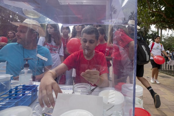 Así es la gran fiesta de la ciencia en El Malecón de Murcia: arranca la Secyt22 (Fotos: OMEGA)