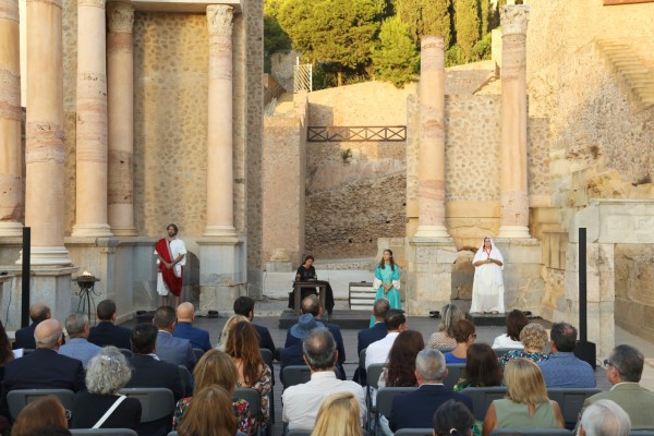 La Semana de la Novela Histórica de Cartagena arranca dando vida a Livia en el escenario del Teatro Romano