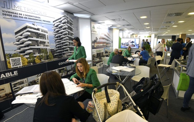 Día grande para los promotores de la Región: la Feria 'Reside' abre sus puertas (Fotos: Juanchi López)