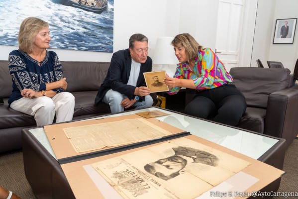 La familia Peral entrega una nueva donación para la colección de la Casa-Museo de Isaac Peral