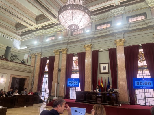 El Plan de Saneamiento de Murcia, que prevé subir el IBI, sale adelante tras una reñida votación 