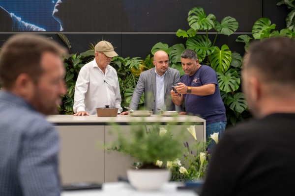 Ascale deslumbra en su evento en Verona
