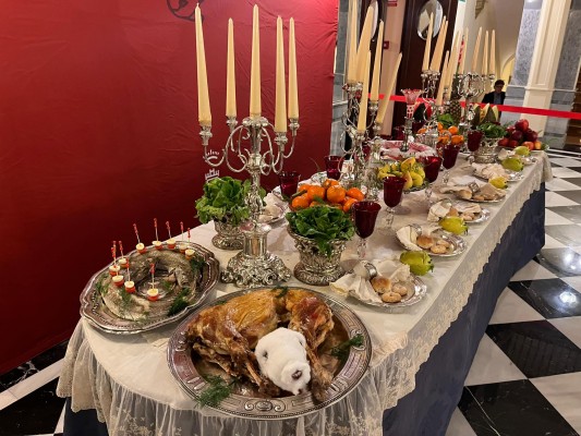 La Santa Cena protagoniza unas jornadas gastronómicas y una exposición en el Salón de los Espejos del Romea