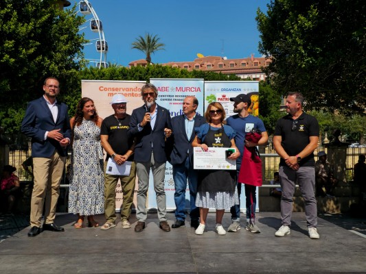 Carmen Cánovas López gana el concurso 'Sabe a Murcia' con sus albóndigas de bacalao

