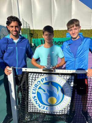 Jaime Alcaraz tras los pasos de Carlos: gana los dobles del Tennis Europe celebrado en A Coruña 
