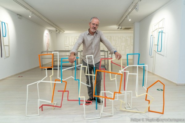El yeclano Emilio Pascual libera el espacio escultórico: muestra sus  'Arquitecturas del aire' en Cartagena
