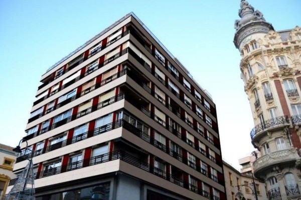 Comienza la reforma del edificio Banesto para integrarse con el estilo del Gran Hotel

