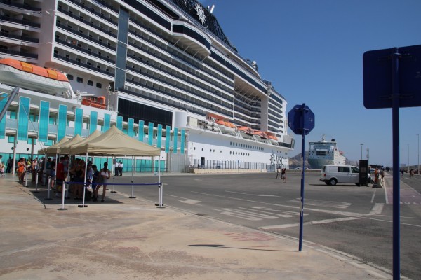 El Puerto inyecta 541.000 euros en la mejora de los muelles 13 y 14, sede de la terminal de cruceros