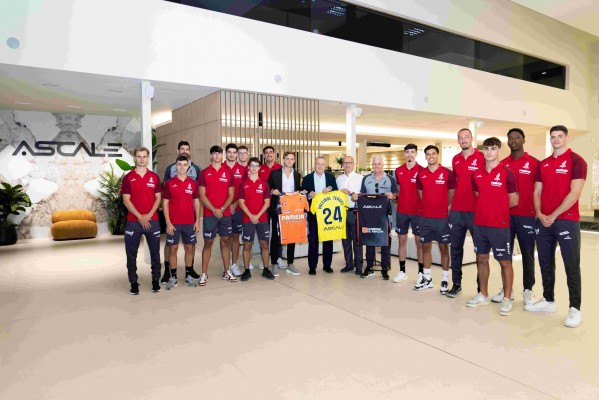 El equipo Pamesa Teruel Voleibol visita a su nuevo patrocinador, Ascale
