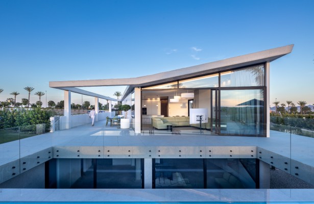 La exclusiva 'Casa Origami' de Murcia que se despliega en espacios sorprendentes: cuando el lujo está en el diseño
