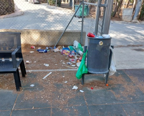 Vecinos de Ascoy, en Cieza, se concentran para denunciar la desidia de las administraciones y exigir mejoras en el barrio