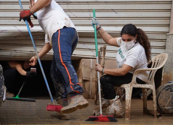 Polvo en el aire por el lodo: Aconsejan usar mascarilla y evitar actividades al aire libre
