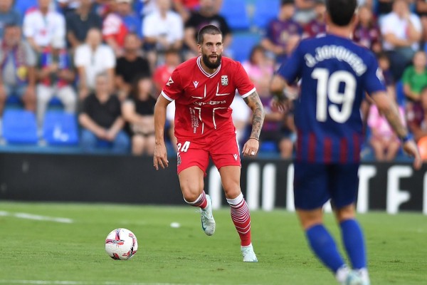 El Efesé logra sus primeros puntos con una remontada exprés y sufriendo hasta el final en Elda