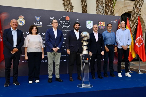 El Ayuntamiento invertirá un millón en seguir mejorando el Palacio de los Deportes de Murcia