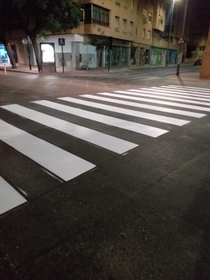Murcia aumenta la seguridad vial en más de 500 calles del municipio con el repintado de señales
