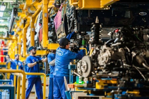 Ford parará la producción de vehículos del 20 al 26 de noviembre por afectación de la Dana
