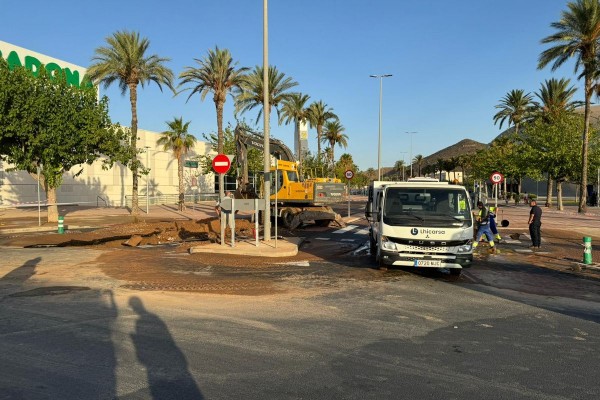 Este jueves se vuelve a cortar el tráfico en Sebastián Feringán por las obras de reparación de una tubería