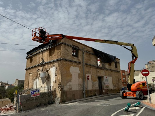Las obras de conservación del Molino Armero se reactivan con una actuación de urgencia para consolidar la fachada