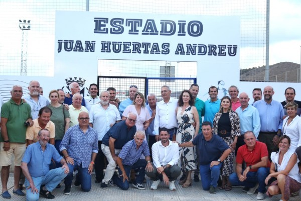 El campo de Los Belones lleva el nombre del histórico jugador Juan Huertas 