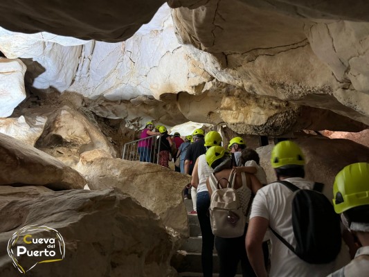 Turismo solidario para la lucha contra el cáncer en la Cueva del Puerto de Calasparra