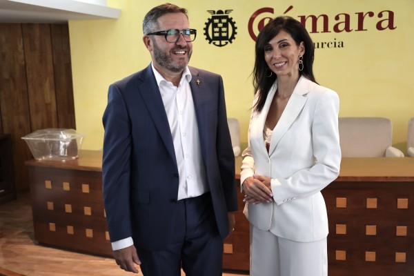 Miriam Fuertes se convierte en la primera presidenta de la Cámara de Comercio de Murcia