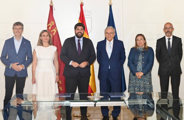 La Fundación La Caixa refuerza su presencia en la Región y destinará 12 millones a obra social