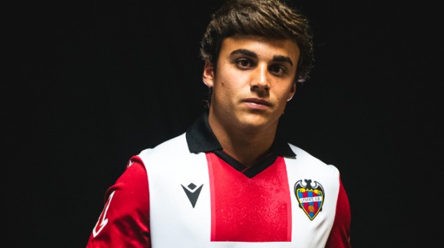El Levante UD se suma a la tendencia retro en su segunda equipación con un homenaje a su pasado