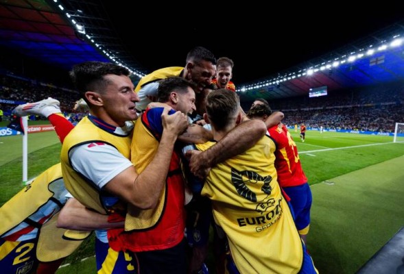 Williams y Oyarzábal dirigen a España hacia su cuarta Eurocopa