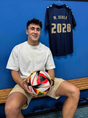 El UCAM CF incorpora a Víctor Rodríguez y sube desde el filial a Marcos Sevila 