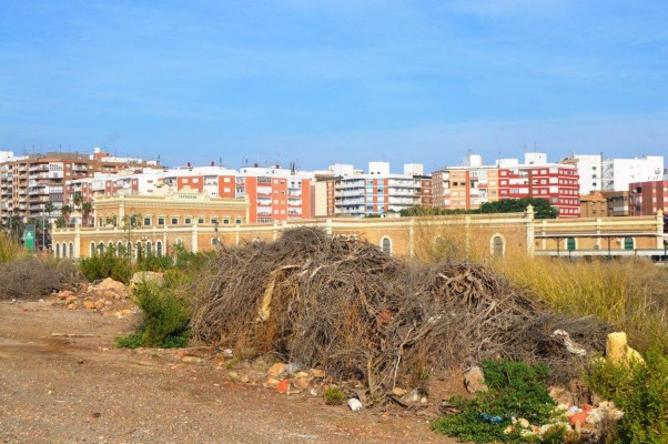 La Comunidad Autónoma asume la limpieza de los 1,1 millones de metros contaminados en El Hondón y pasará la factura a Ercros