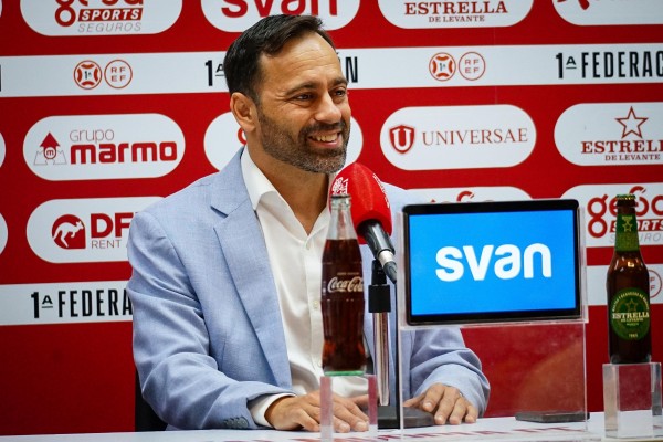 Fran Fernández asume en el Real Murcia 