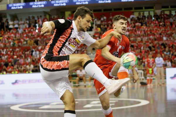 ElPozo resiste y fuerza el cuarto partido de la final al ganar por penaltis al Jimbee en Cartagena 