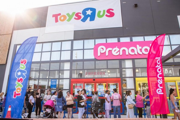 Prénatal estrena espacio dentro de la tienda Toys 
