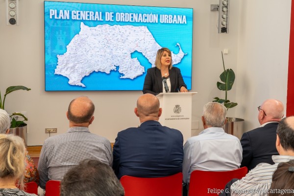 Las claves del PGOU de Cartagena: 80.000 casas, cerco a las plantas solares y amplía un 30% el suelo de Escombreras 