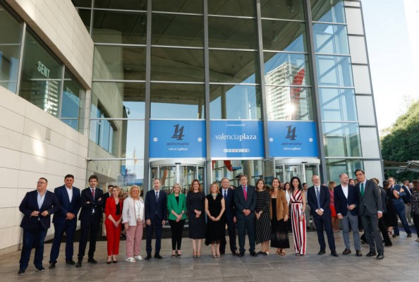 Más de 1.400 personas celebran el 14º aniversario de Valencia Plaza