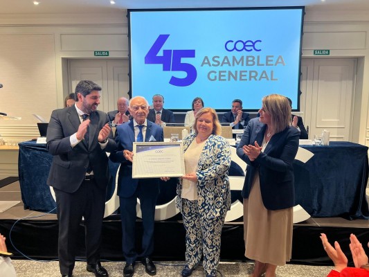 Ana Correa apremia a Miras a nombrar ya un presidente del Puerto de Cartagena