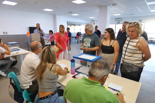 Abren sin novedad las 261 mesas que están repartidas en los 93 colegios electorales de Cartagena