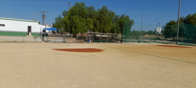 Un contrato goloso: 14 empresas optan a la licitación para rehabilitar el campo de béisbol de Molina