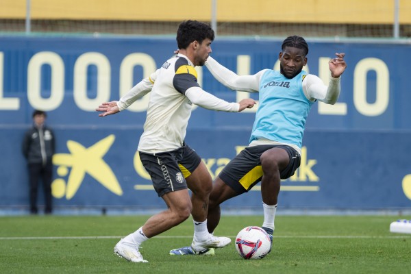 El Villarreal arranca la semana pendiente del estado físico de siete de sus jugadores
