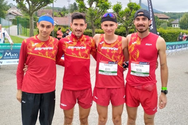Álex García Carrillo, Pablo Bautista y Marina Pujalte rozan el podio en el Europeo en montaña