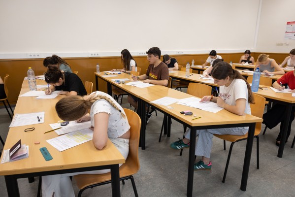 Cerca de 2800 estudiantes de Castellón inician las pruebas de acceso a la universidad en la UJI