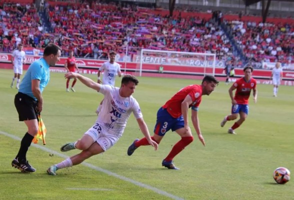 El Yeclano, con La Constitución a rebosar, va ante el Numancia a por un triunfo de Primera RFEF