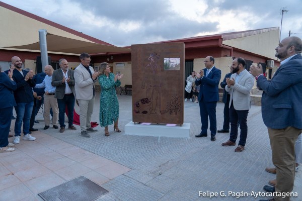 La Puebla da comienzo a sus Fiestas de la Patata con un monumento conmemorativo