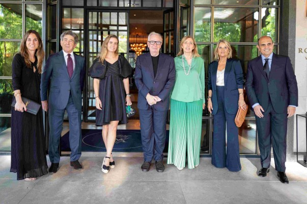 Porcelanosa rinde homenaje a David Chipperfield, Pritzker 2023, en la gala de sus premios