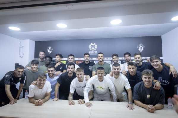 Medunjanin: adiós como futbolista y listo para ayudar a Dick en el banquillo