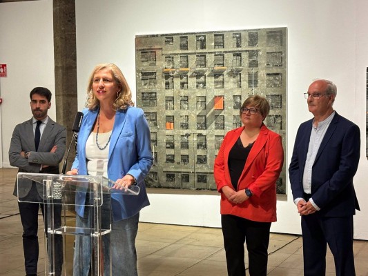 El Almudí de Murcia acoge la colección del Museo de Fuente Álamo con obras de Párraga, Cano, Gabarrón o Charris