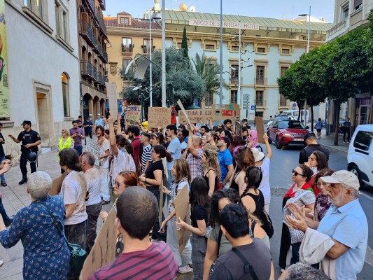 La protesta por Palestina llega al Mercado de Correos de Murcia: 