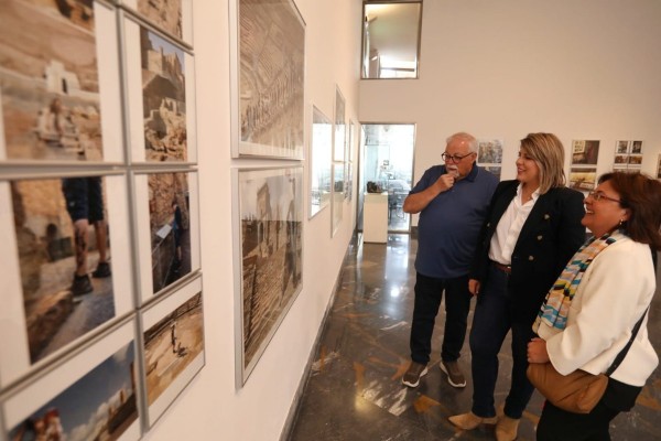 Díaz Burgos muestra el lado más humano y cotidiano del Teatro Romano de Cartagena a través de sus fotografías 