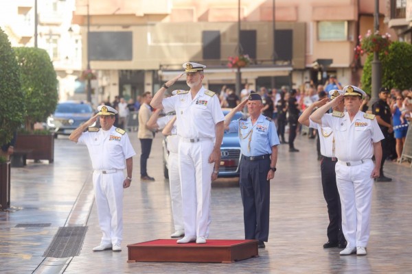 El Rey Felipe VI asiste en Cartagena a una demostración de capacidades y materiales del personal y buques de la Armada