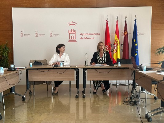 Murcia fomenta la adopción de perros y gatos con vacunaciones y desparasitaciones gratuitas 